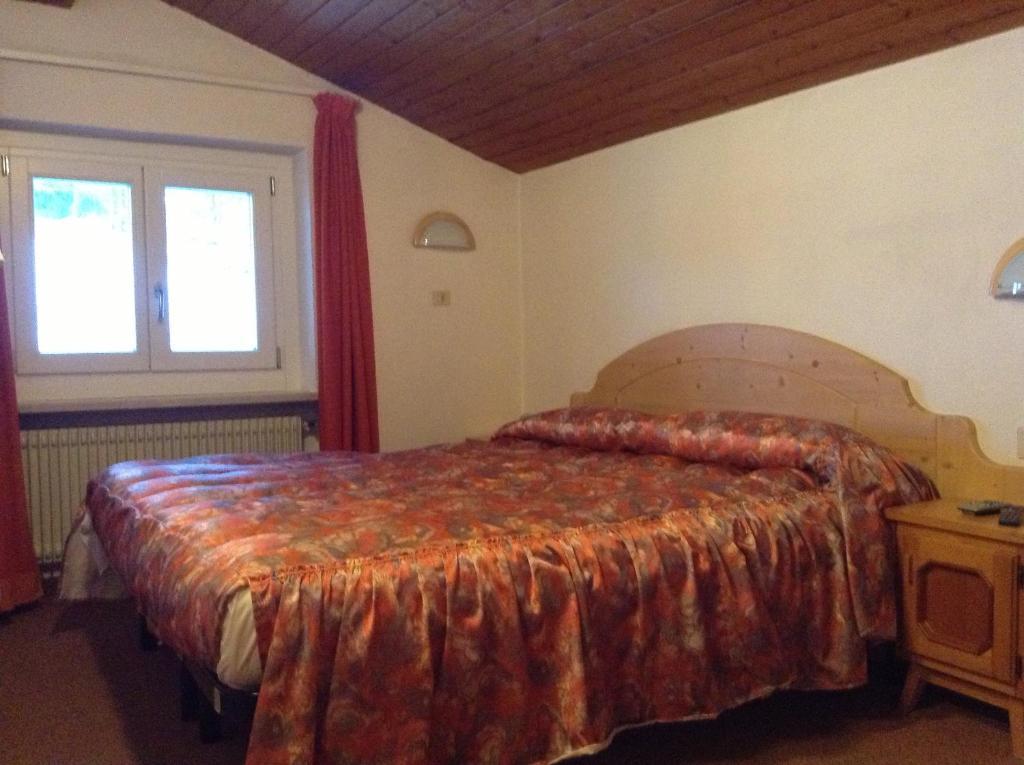 Garni Cecilia * Mazzin